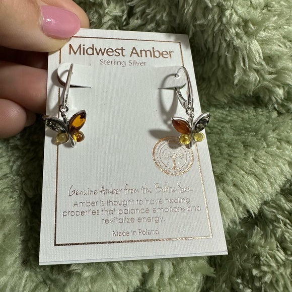Midwest Amber 925 Sterling Silver dainty butterfly lever back earrings - Picture 3 of 4